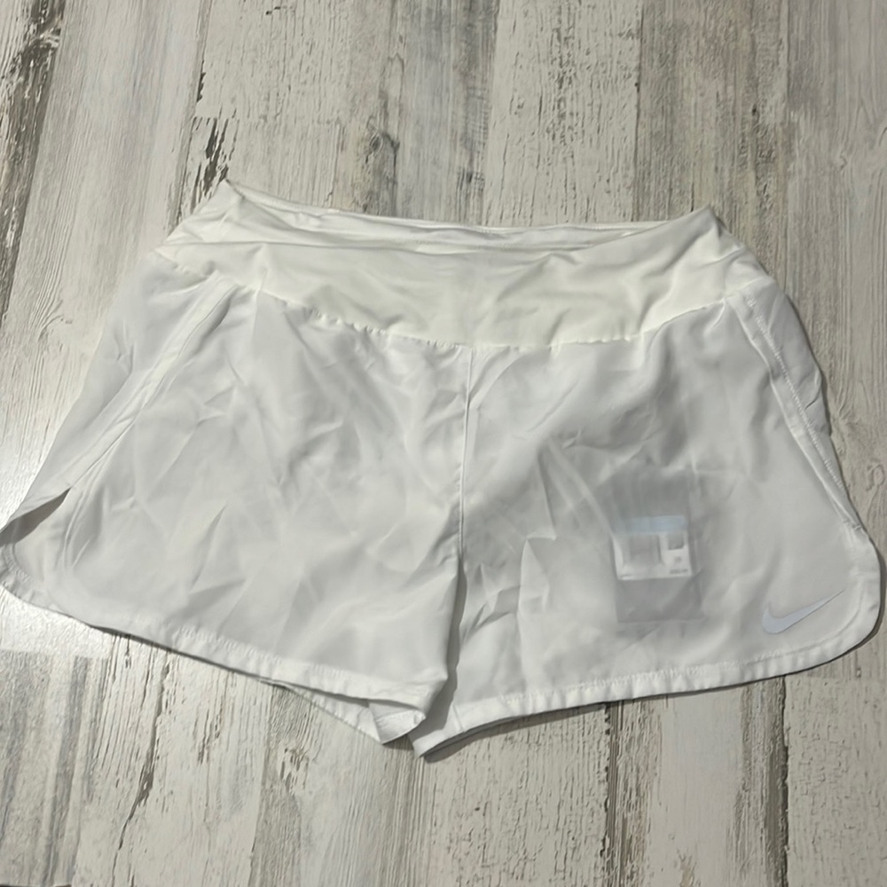 Nike dri-fit white shorts size M. New - Picture 1 of 8
